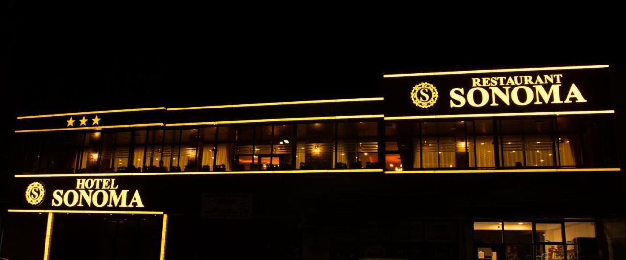Hotel Sonoma Kosovo Polje エクステリア 写真