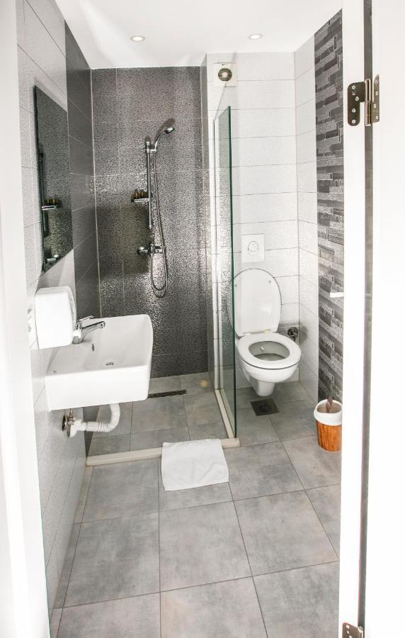 Hotel Sonoma Kosovo Polje エクステリア 写真