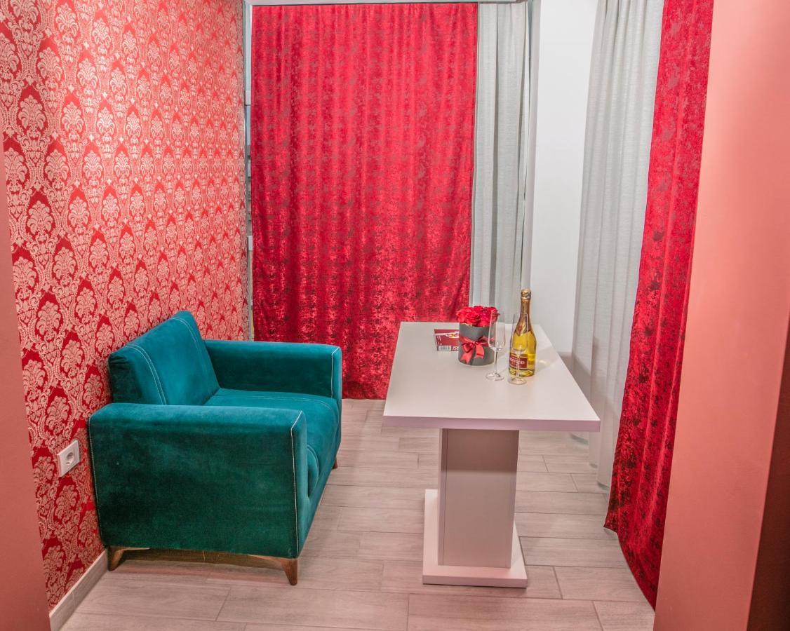 Hotel Sonoma Kosovo Polje エクステリア 写真