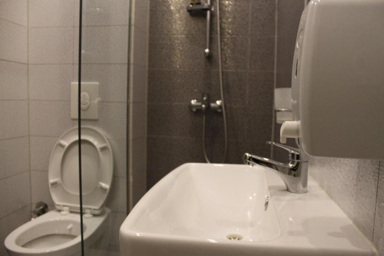 Hotel Sonoma Kosovo Polje エクステリア 写真